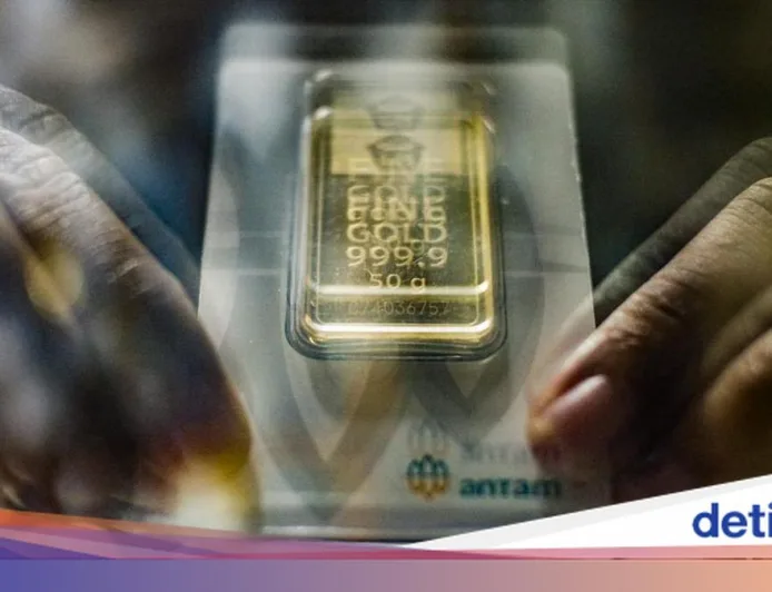 Harga Emas Antam Turun Rp 15.000 per Gram, Simak Update Terbarunya