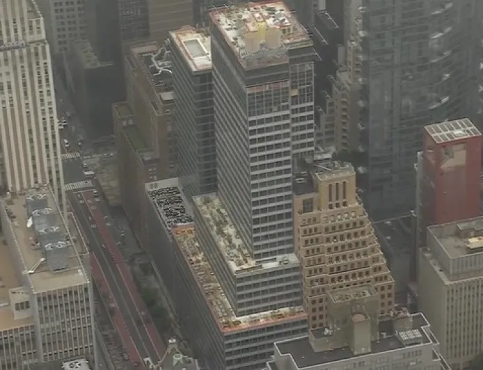 Gedung 37 Lantai di Manhattan Nyaris Ambruk, Evakuasi Massal Dilakukan