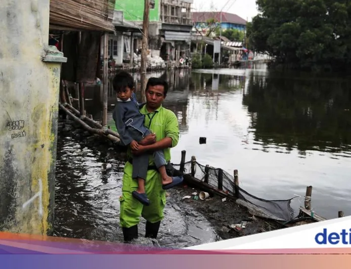 Fenomena Perigee-Bulan Baru Picu Potensi Banjir Rob di 18 Daerah, BMKG Waspada