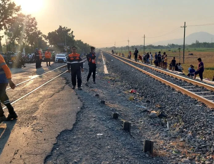 Perjalanan KA Ranggajati Tertunda 2,5 Jam akibat Kecelakaan KA Logawa di Nganjuk