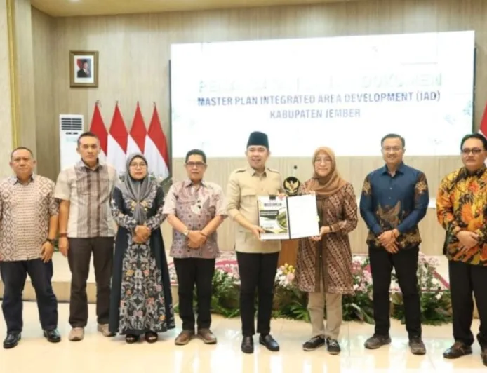 Penandatanganan IAD Jember Perkuat Perhutanan Sosial Atasi Kemiskinan 2026-2030