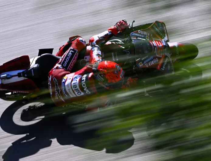 MotoGP Jerman 2026: Marquez Raih Pole Position, Bezzecchi Alami Kecelakaan Parah