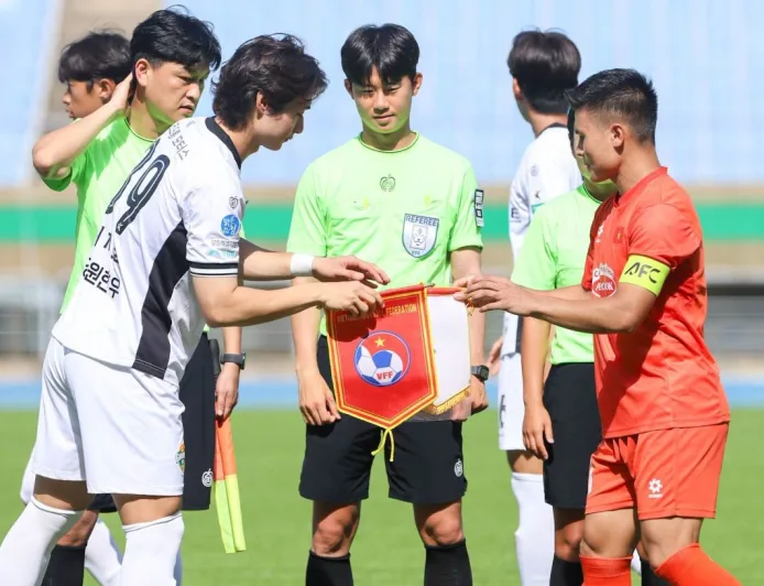 Hasil Timnas Vietnam vs Gangwon FC: Menang 2-1, Kim Sang-sik Buktikan Kejayaan di Korea Selatan