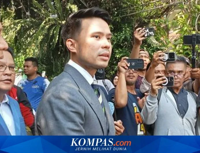 Jokowi Dipastikan Hadir di Sidang Dokter Tifa dan Roy Suryo dengan Ijazah Asli
