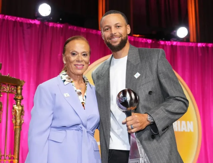 Stephen Curry Raih Penghargaan Muhammad Ali atas Dedikasi Kemanusiaan 2026