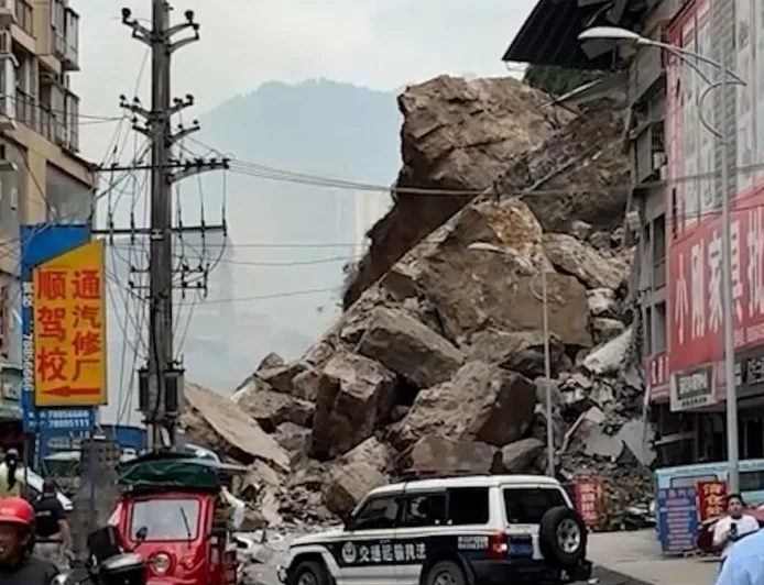 Longsor di Chongqing China Tewaskan Rumah dan Paksa 60 Warga Mengungsi