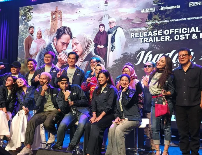 Sinopsis Film Ibadah & Cinta: Kisah Pemuda Australia Jatuh Hati pada Putri Kyai