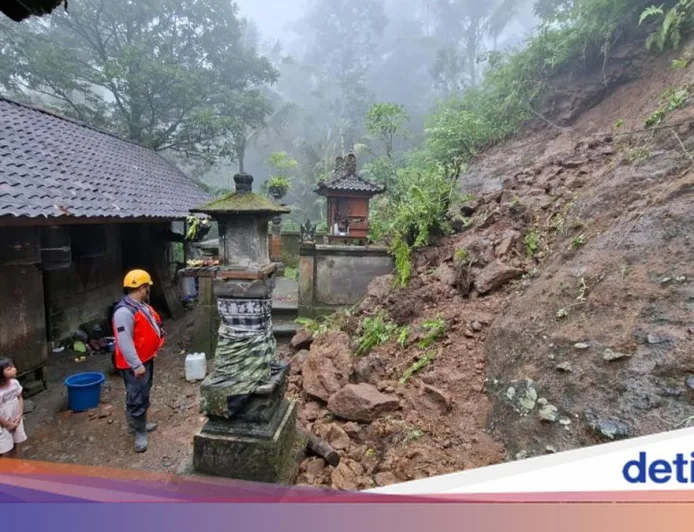 Tanah Longsor dan Pohon Tumbang Melanda Karangasem Akibat Hujan Deras
