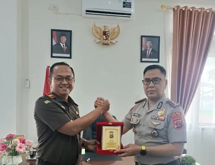 Kapolres Palas Perkuat Sinergi dengan Kejari Sibuhuan untuk Penegakan Hukum Profesional