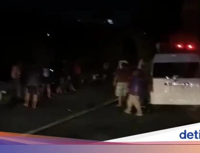 Minibus Hiace Tabrak Truk di Tol Malang, 3 Orang Meninggal Dunia