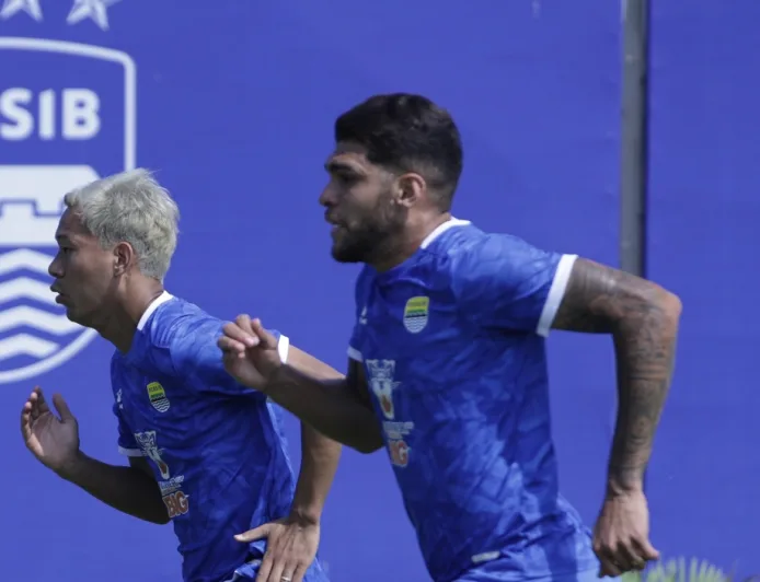 Berguinho Girang Bisa Reuni dengan Mariano Peralta di Persib Bandung