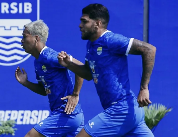Persib Bandung Resmi Bebas Sanksi Registration Ban FIFA Setelah Sengketa Daisuke Sato Berakhir