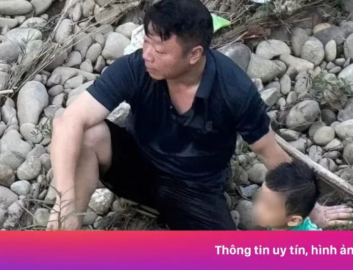 Wakil Ketua Partai Selamatkan Anak Terseret Arus Banjir di Thai Nguyen