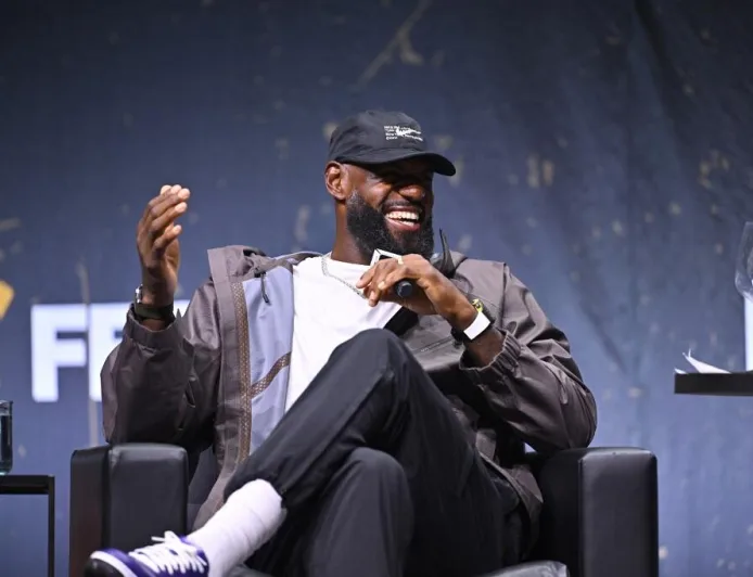 LeBron James Pilih Tinggal di New York Meski Main untuk Philadelphia 76ers