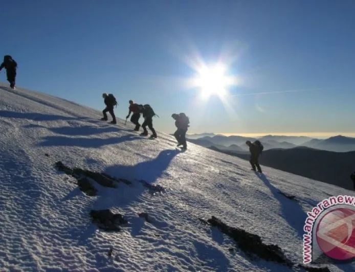 Longsor Salju di Broad Peak: Sepuluh Pendaki Hilang dalam Ekspedisi Internasional