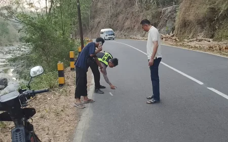 Bersenggolan Saat Menyalip, Pelajar di Pacitan Jatuh ke Sungai