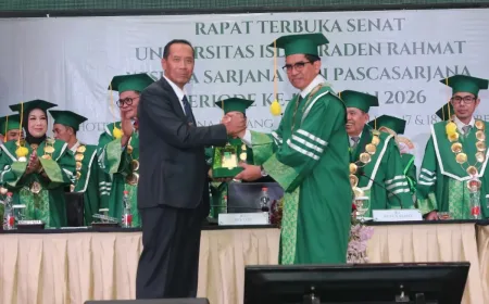 Wamendiktisaintek Hadiri Wisuda UNIRA Malang, Ingatkan Pemerintah dan Kampus pada Isu Sosial