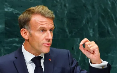Macron soal Demo Prancis Makin Chaos: Kita Semua Marah & Malu