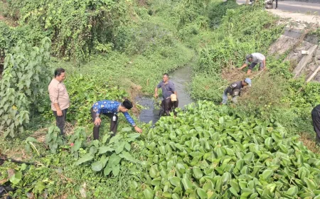 Cegah Banjir di Musim Hujan, Pemdes Sukadami Realisasikan Program PKTD Pembersihan Kali Cikadu