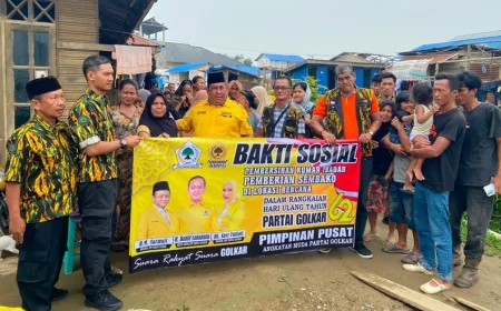 HUT Ke-62 Partai Golkar, PP AMPG Bersihkan Rumah Ibadah dan Bagikan Sembako di Aceh Tamiang