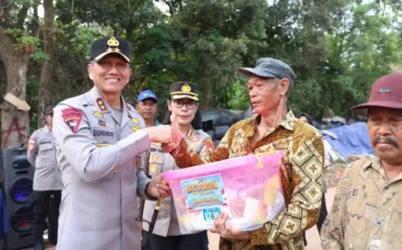 Polda Kepri Gelar Bakti Sosial di TPA Punggur Batam