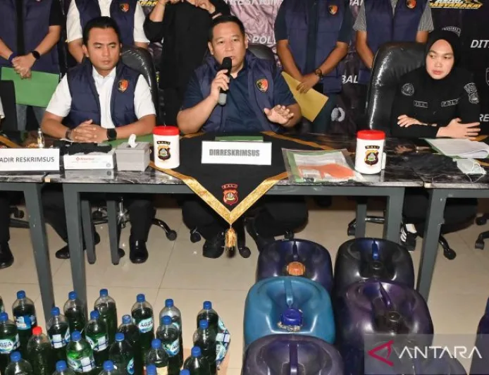 Polisi tindak 21 pelaku penimbunan Pertalite di tengah situasi kesulitan BBM di Bali