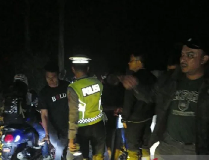 Polres Tapsel imbau pengendara gunakan jalur alternatif akibat longsor