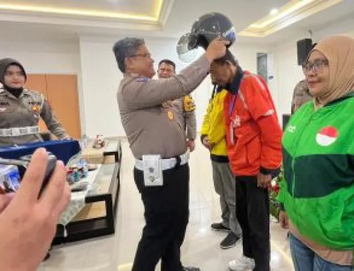 Tak Cuma Safety Riding, Polda Kalsel Bekali 100 Ojol Keterampilan Penanganan Korban Kecelakaan