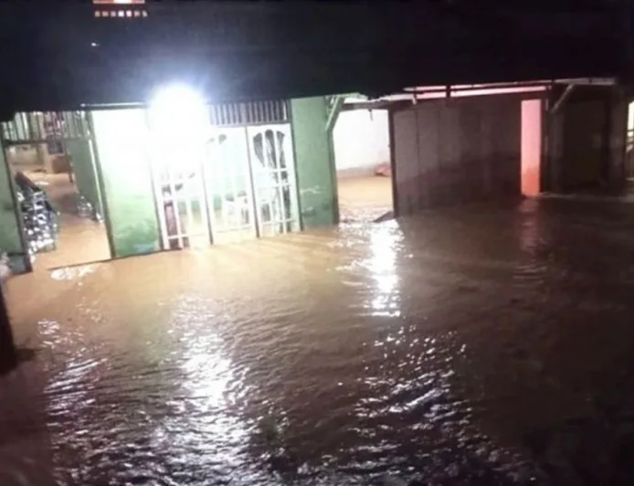 Banjir Rendam 4 Kecamatan di Aceh Barat, Jalan Nasional Terendam