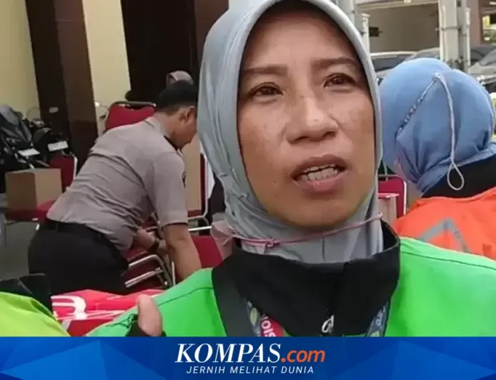 Cerita Ika Widianingsih, Pengemudi Ojol Surabaya yang Sering Bantu Korban Kecelakaan di Jalan