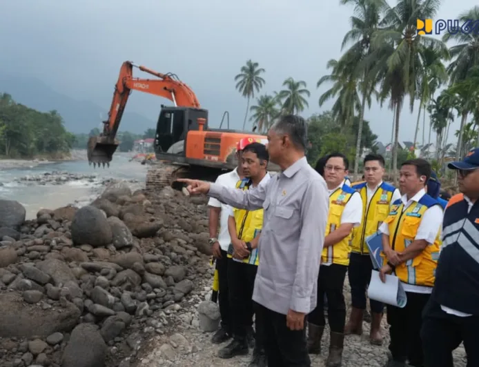 Menteri PU Tinjau Penanganan Banjir Padang, Siapkan Check Dam di Hulu Sungai
