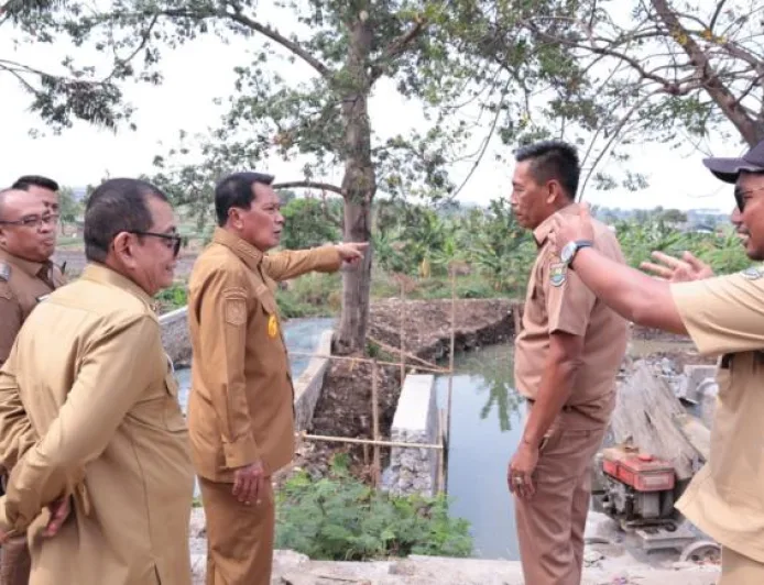 Maesyal Periksa Titik Rawan Banjir Di Daerah Pasar Kemis